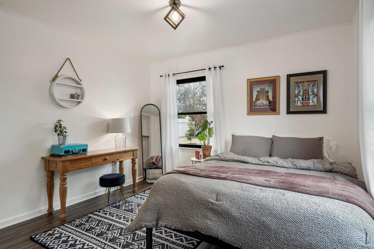 Mod Sophistication At The Expo Holiday home